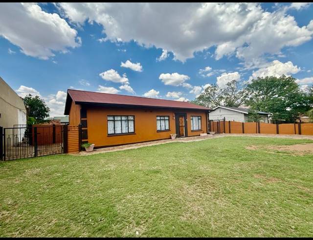 3 BEDROOM HOUSE FOR SALE IN VANDERBIJLPARK CW 3